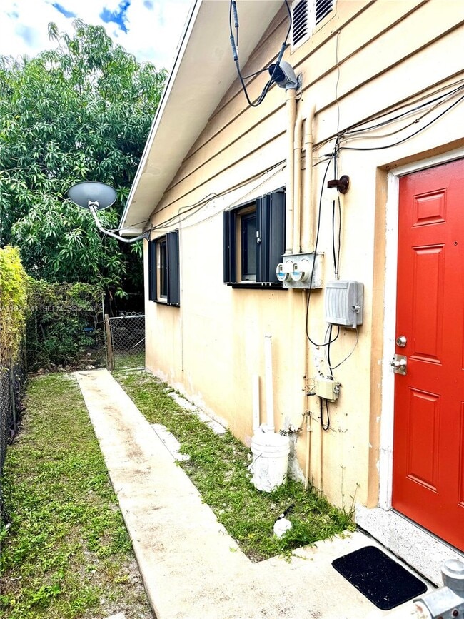 Building Photo - 1232 NE 136th Terrace