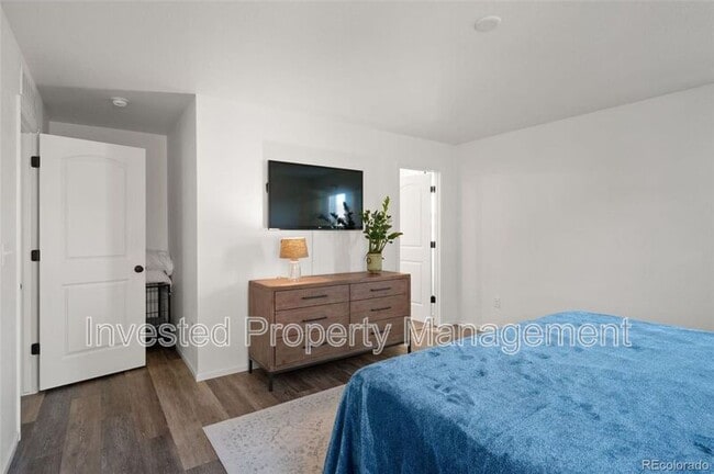 Building Photo - 3061 Low Meadow Blvd