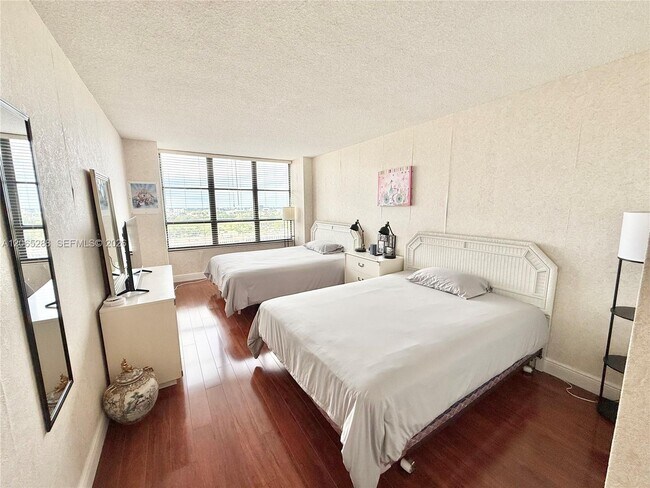 Building Photo - 600 Three Islands Boulevard