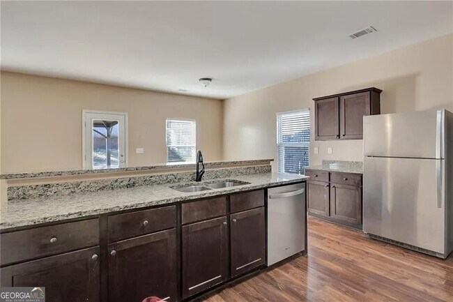 Building Photo - 54 Autumn Canyon Path SE