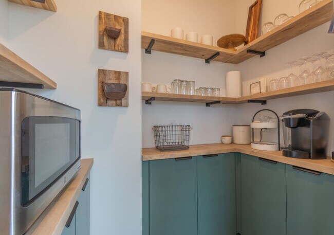 Building Photo - 2387 2500 S