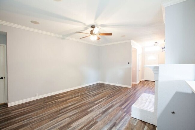 Building Photo - 3103 Creekwood Dr