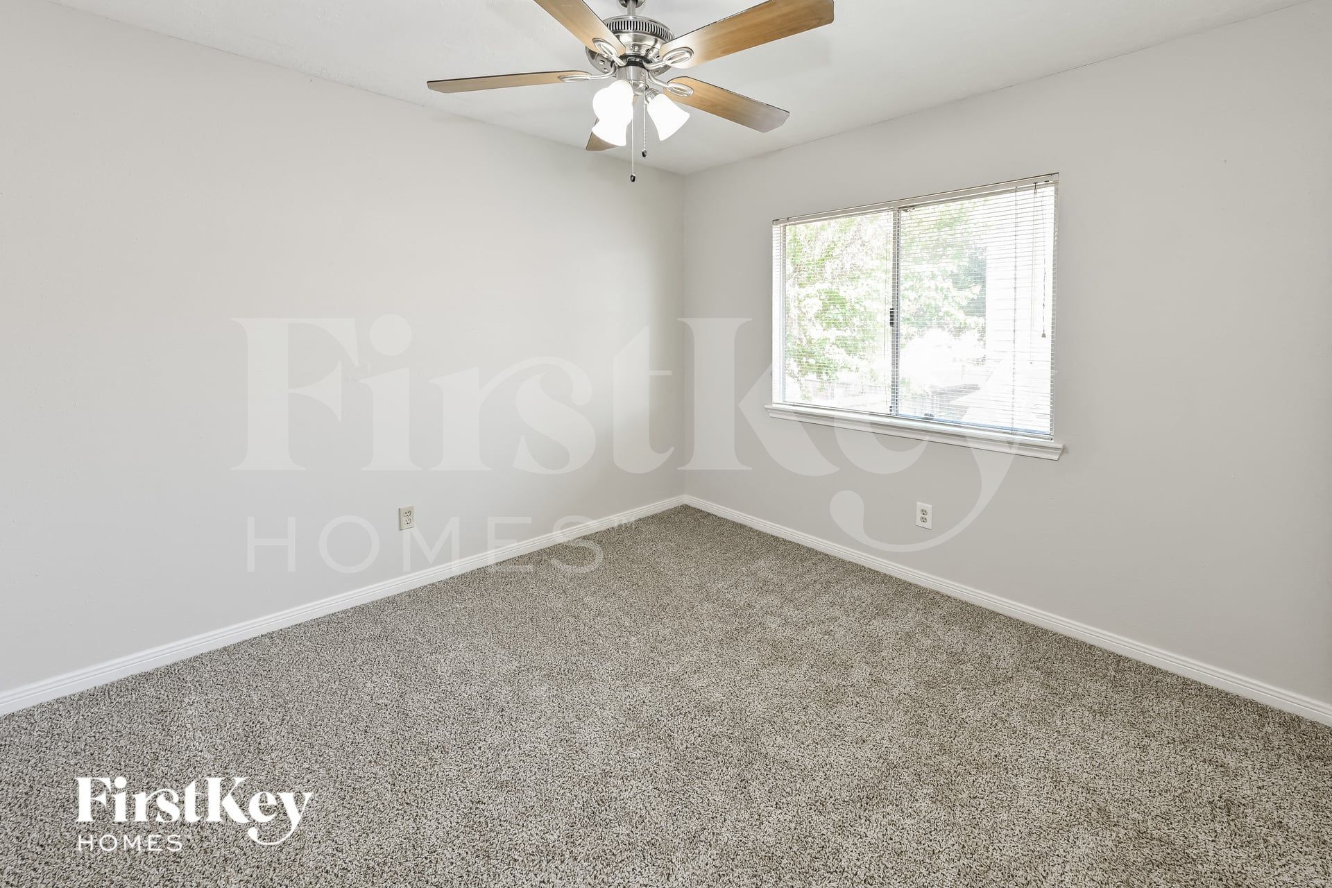 Building Photo - 15966 Oak Mountain Dr
