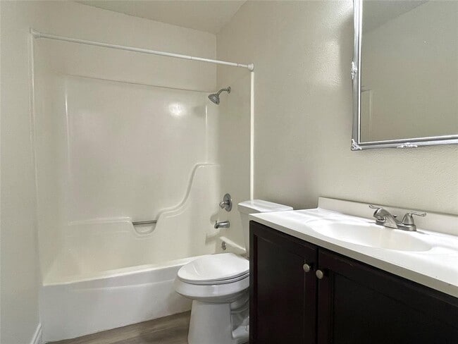 Building Photo - 1729 Cricket Hollow Dr