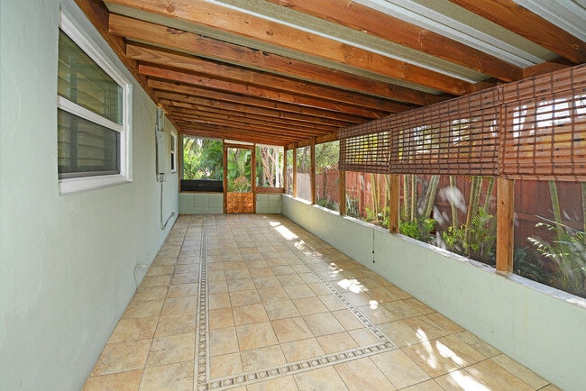 Building Photo - 3180 NW 6th Ave