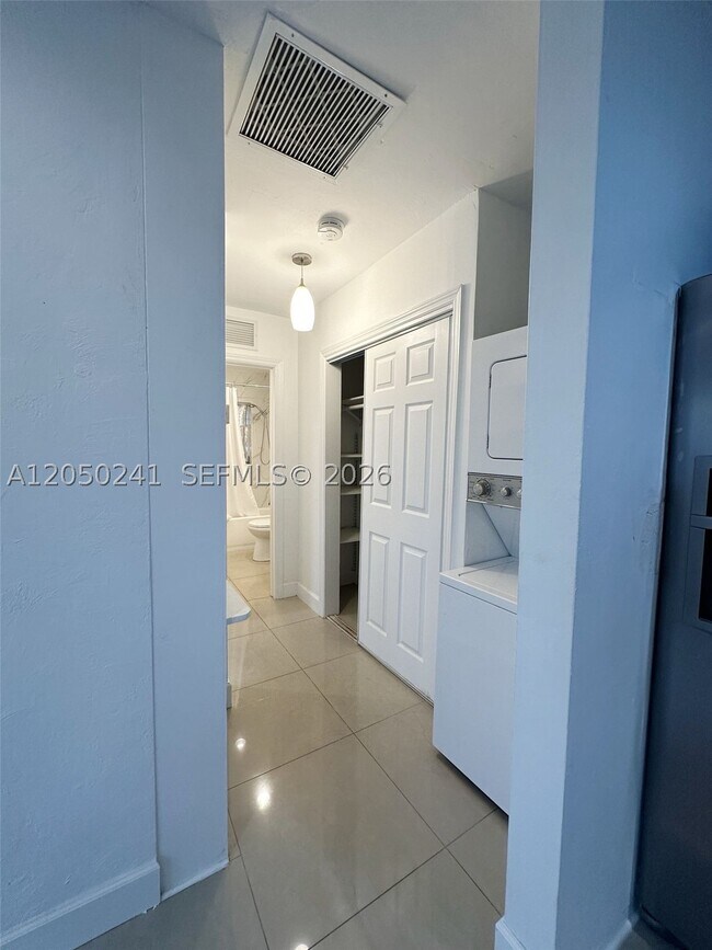 Building Photo - 317 US-1