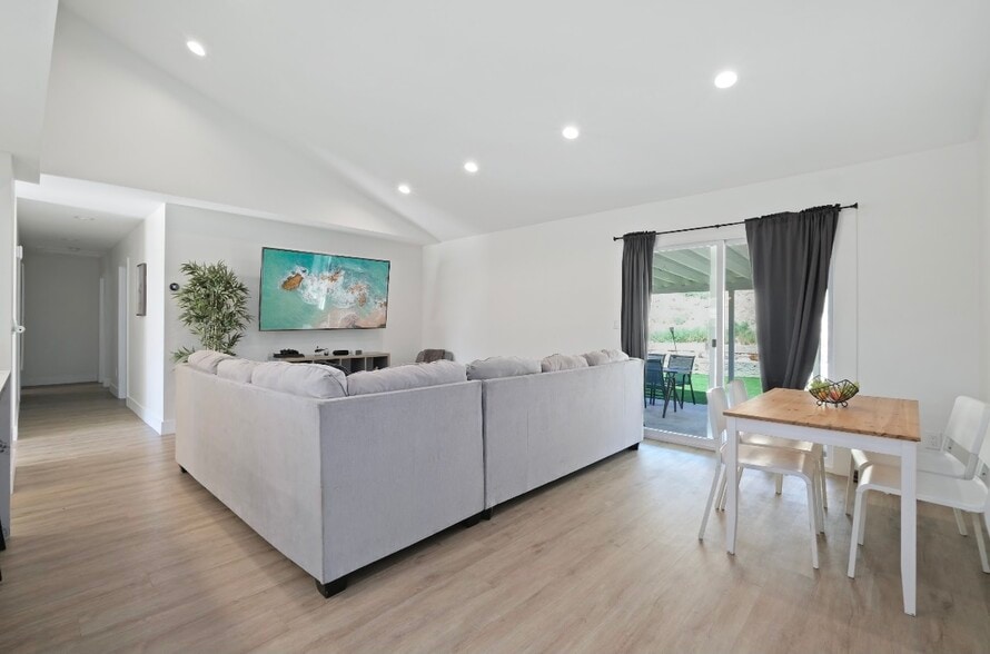 Building Photo - 895 Rutgers Ave