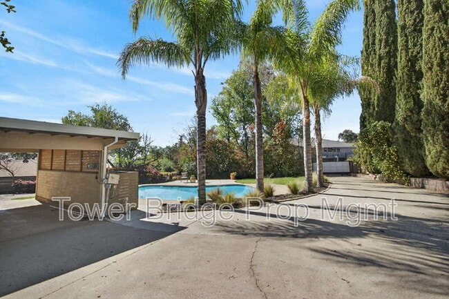 Building Photo - 3937 Orangewood Dr