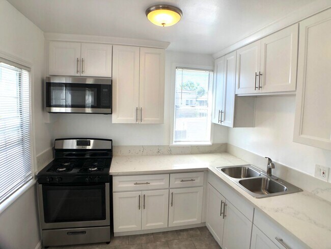Building Photo - 4080-4084 Leimert Blvd (On sale)