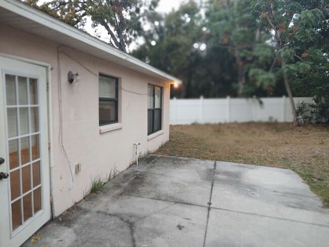 Building Photo - 2 bedroom home For rent