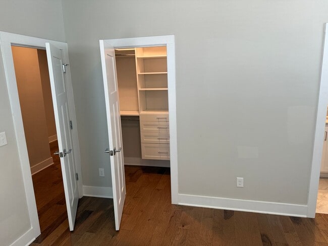 Building Photo - Beauitiful Home in the heart of Ballantyne!!