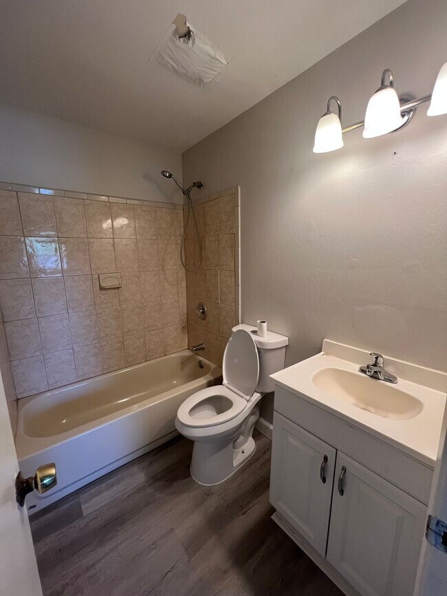 Building Photo - Spacious Orlando Home on Quiet Cul-de-Sac