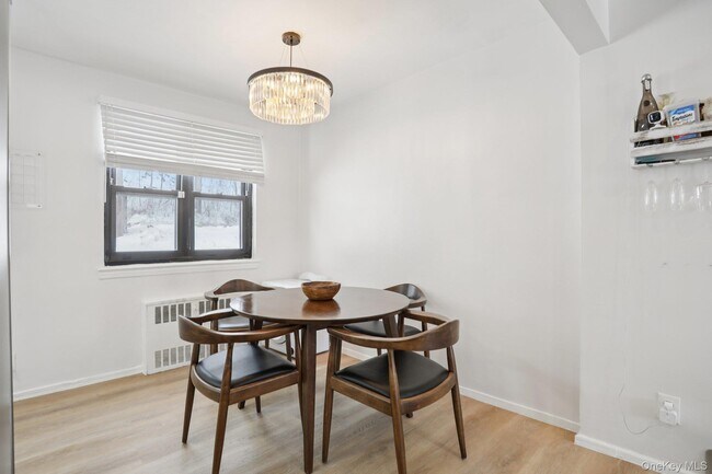 Building Photo - 23 Lawrence Dr