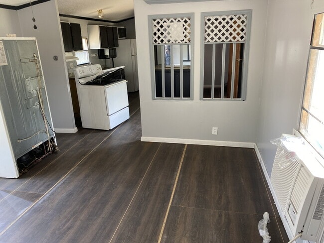 Building Photo - MOBILE HOME FOR RENT