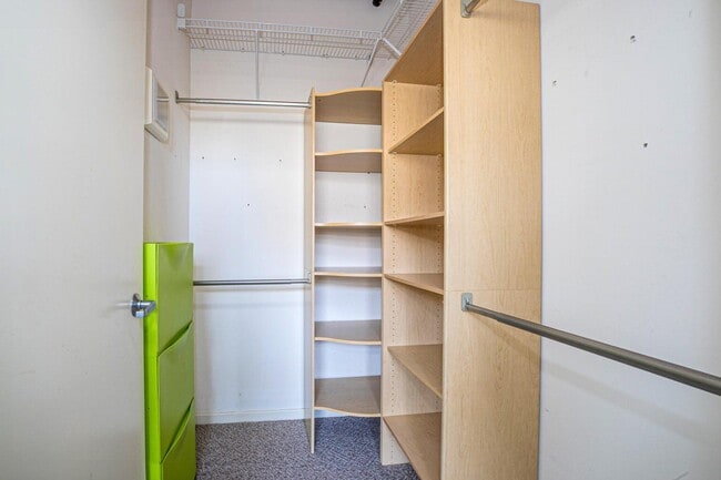 Building Photo - 234 E Reservoir Ave