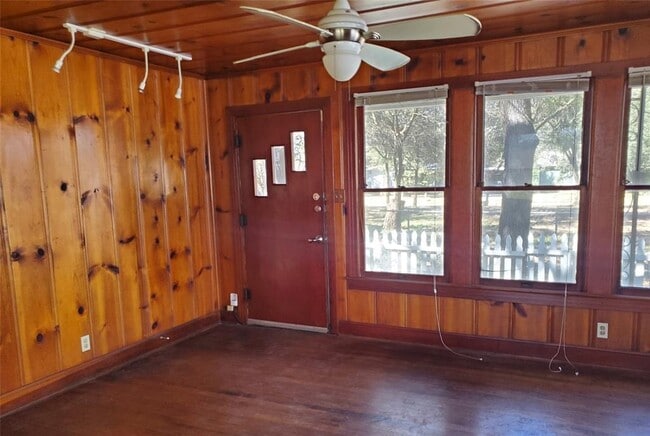 Building Photo - 4409 Merle Dr