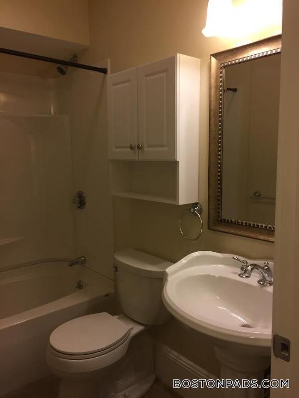 Building Photo - 55 Park Dr