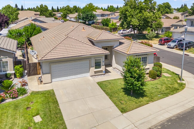 Building Photo - 9259 Crystal Falls Way