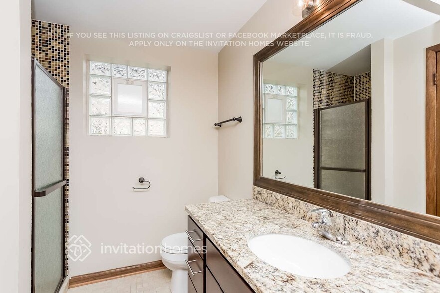 Building Photo - 8308 S 77th Ct