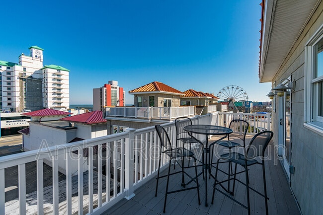 Building Photo - 217 16th St