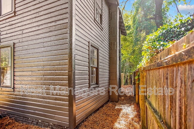 Building Photo - 210 Sedberry St