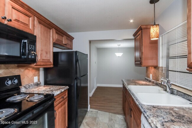 Building Photo - 1298 Robbinswood Dr