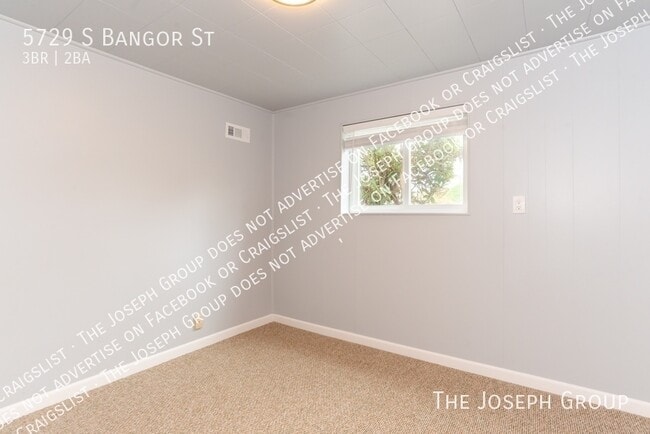 Building Photo - 5729 S Bangor St