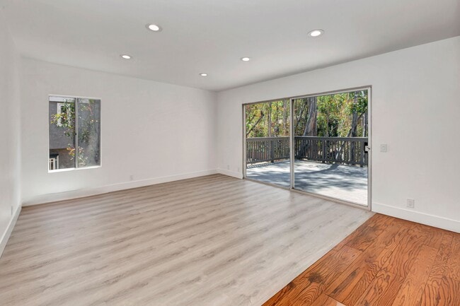 Building Photo - 24946 Ravenswood