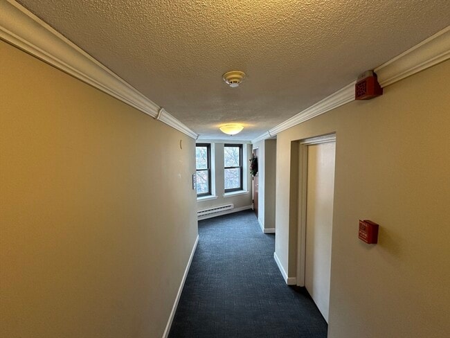 Building Photo - 386 Commercial St