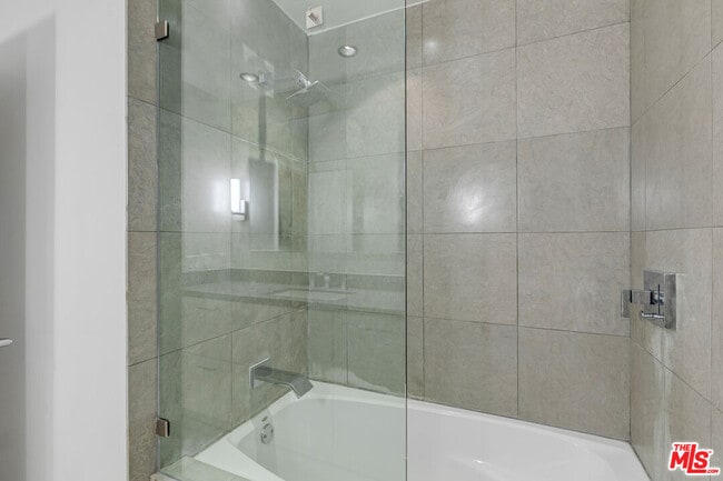 Building Photo - 8535 W Knl Dr