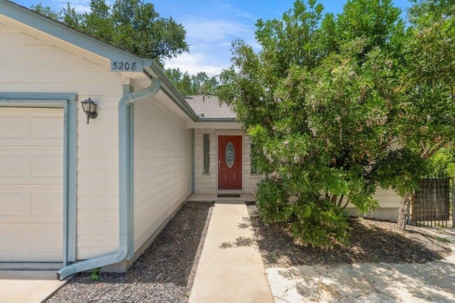 Building Photo - 5208 Sioux Ln