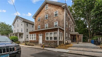 Building Photo - 16 Brinley St