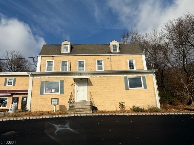 Building Photo - 173 US-46