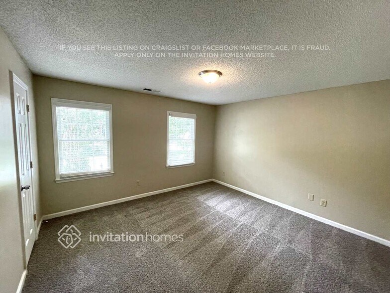 Building Photo - 2862 Wynford Dr S W