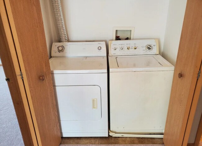 Building Photo - 1449 McClure Rd