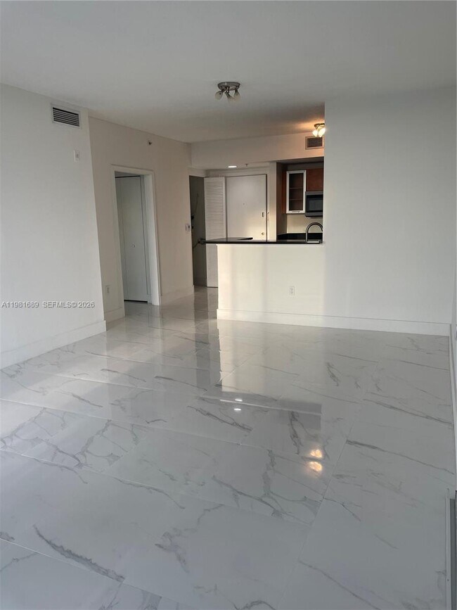 Building Photo - 2775 NE 187th St