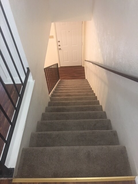 Building Photo - Beautiful 2 Bedroom Duplex in Arlington