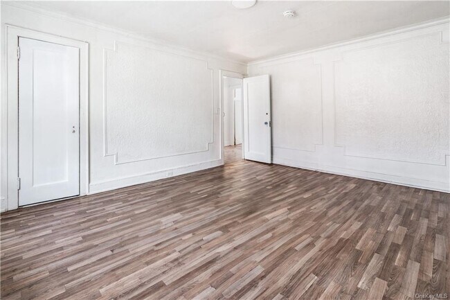 Building Photo - 218 E 4th St