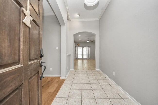 Building Photo - 21630 Live Oaks Spring Dr