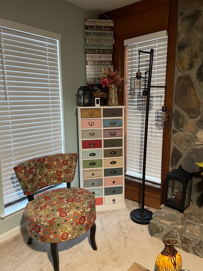 Building Photo - 4726 Hollis Rd