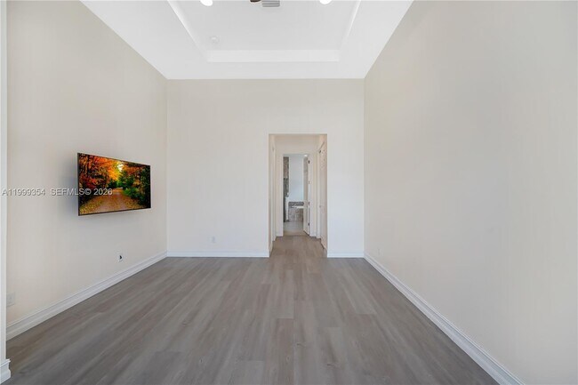 Building Photo - 11815 Leon Cir N