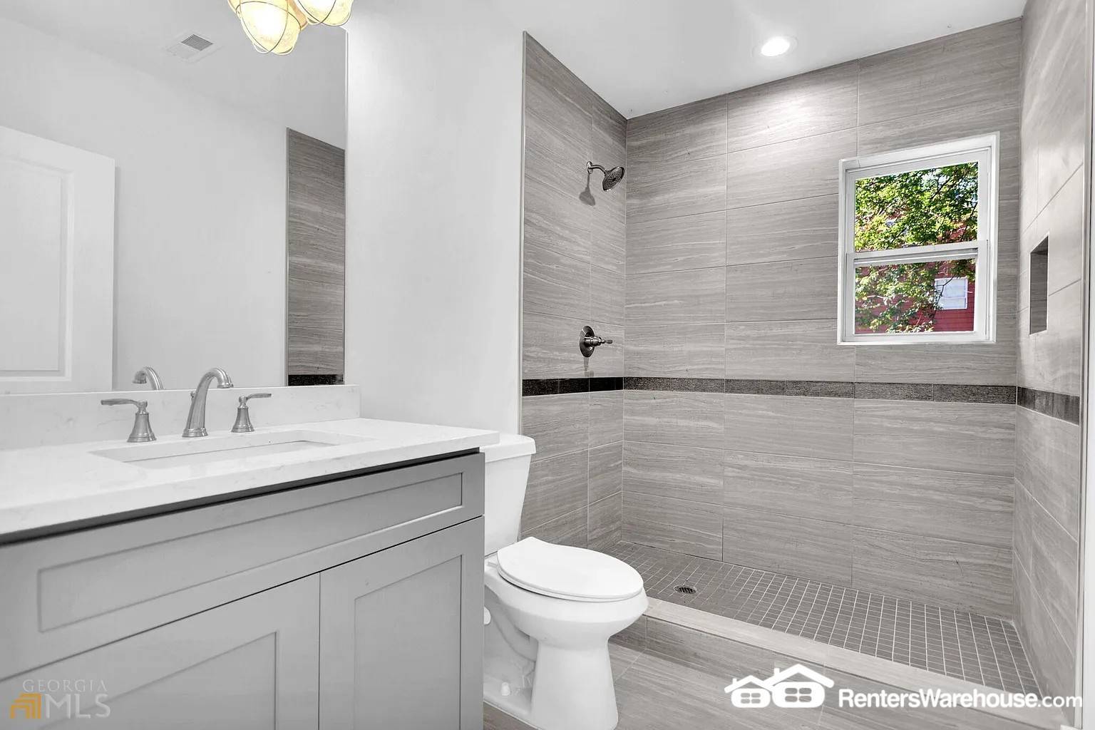 Building Photo - 3196 Mae Ave NE