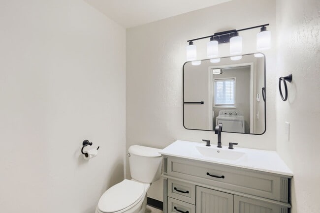 Building Photo - 14115 Admiralty Way