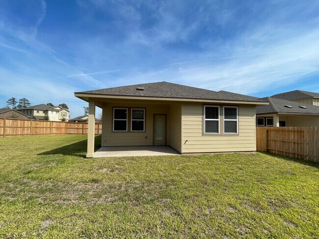 Building Photo - 2035 Myrtle Oak Ct