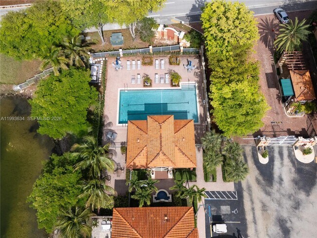 Building Photo - 6201 NW 114th Pl