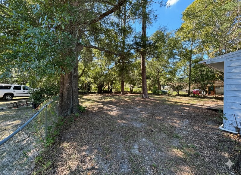 Building Photo - 2404 Spurgeon St