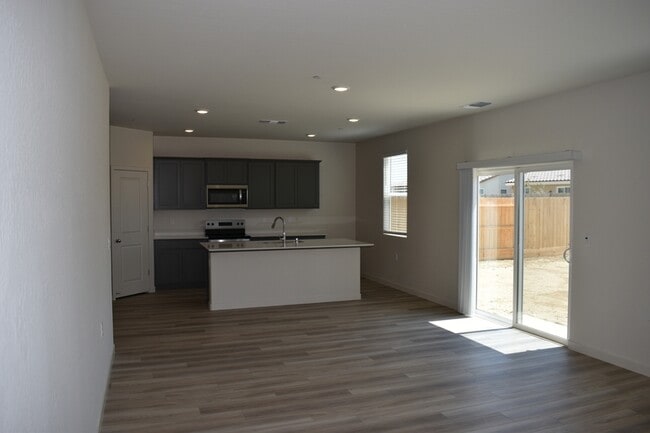 Building Photo - 4624 Athena Dr