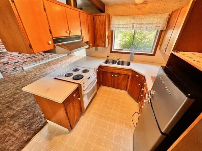 Building Photo - 9996 - Procurement Properties