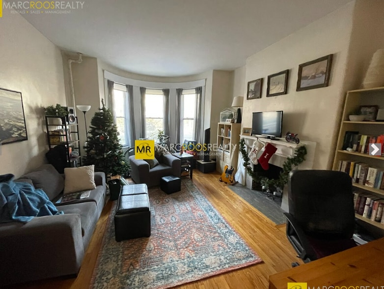 Building Photo - 1487 Beacon St