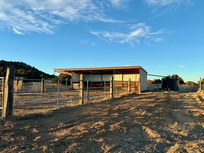 Building Photo - 5 Laughing Raven Rd